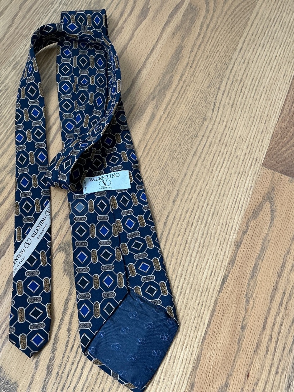 Valentine 100% Silk Blue patttern tie